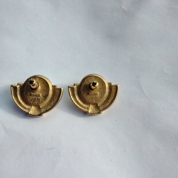 Monet Art Deco Earrings Vintage Gold Tone Faux Pearl Pierced Post - Picture 5 of 6